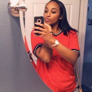 Meet your Posher, Lela